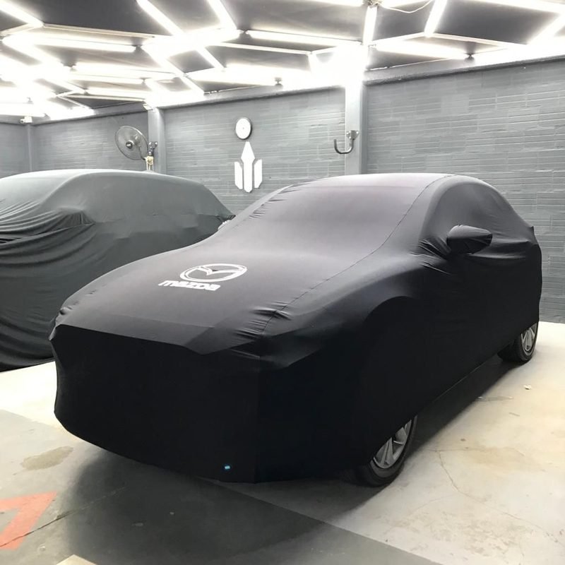 Pijama 2pares en concesionario Mazda